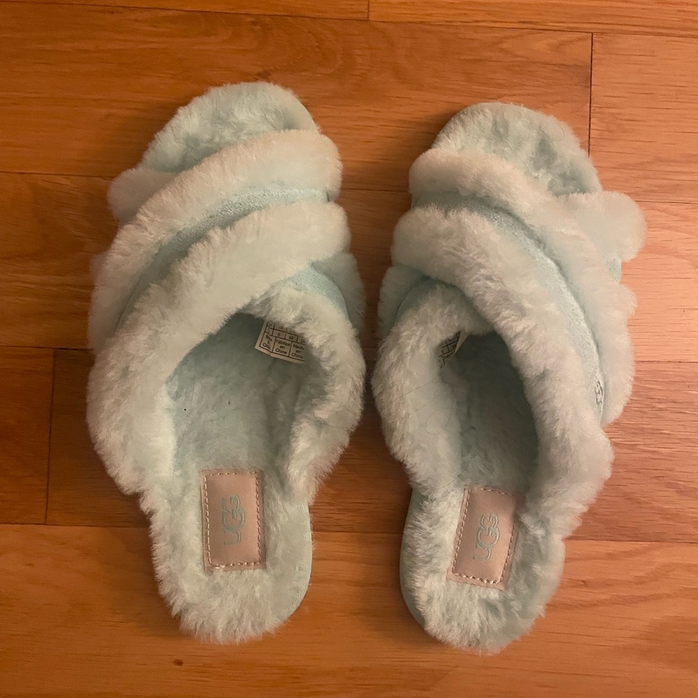UGG Women's Fluffy Slippers - Light Blue